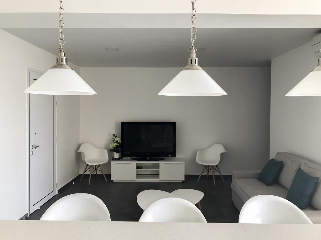 Poseidon Apartment By Michalis Ayía Nápa Extérieur photo