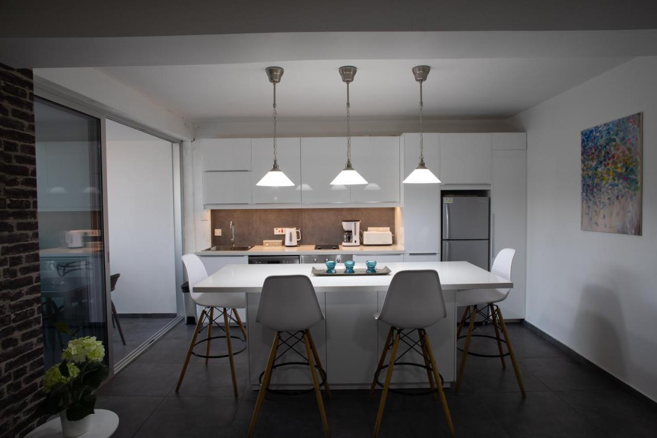 Poseidon Apartment By Michalis Ayía Nápa Extérieur photo